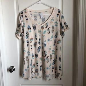 Lularoe christy v-neck T size L